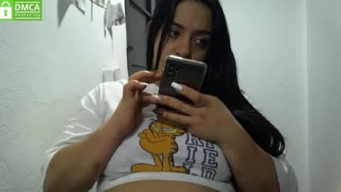 Snapshot of dirtyymom chatting on 09.14.25 dirtyymom online show from 09.14.25