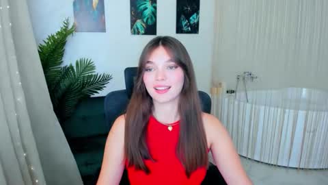 Snapshot of divineamour chatting on 09.29.25 Hannah online show from 09.29.25