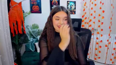 Snapshot of divineamour chatting on 10.10.25 Hannah online show from 10.10.25