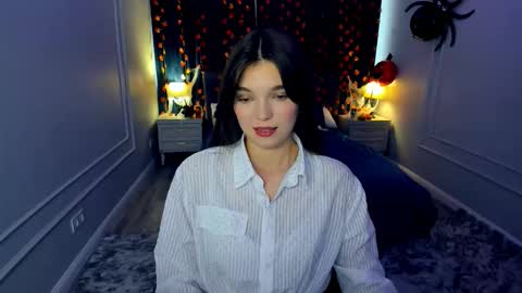 Snapshot of divineamour chatting on 10.12.25 Hannah online show from 10.12.25