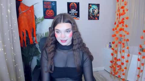 Snapshot of divineamour chatting on 10.13.25 Hannah online show from 10.13.25