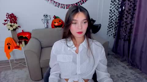 Snapshot of divineamour chatting on 10.17.25 Hannah online show from 10.17.25