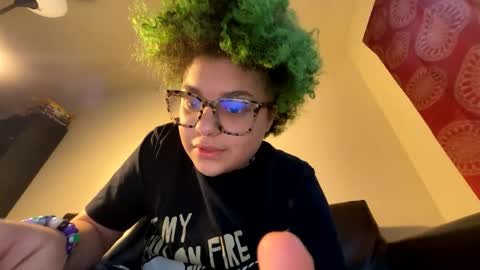 Snapshot of dizzinsweatyy chatting on 02.11.25 dizzinsweatyy online show from 02.11.25