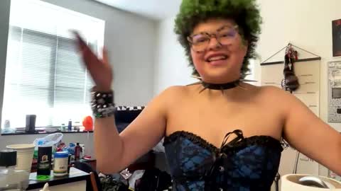 Snapshot of dizzinsweatyy chatting on 02.23.25 dizzinsweatyy online show from 02.23.25