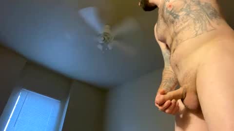 Snapshot of djayuncuttt chatting on 03.04.25 djayuncuttt online show from 03.04.25