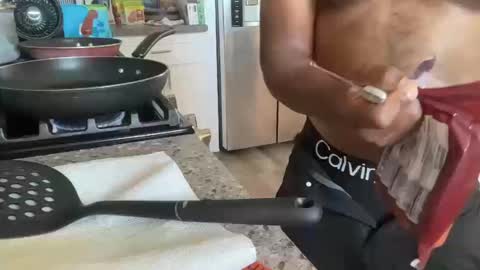 Snapshot of djblackdaddy chatting on 10.16.25 djblackdaddy online show from 10.16.25