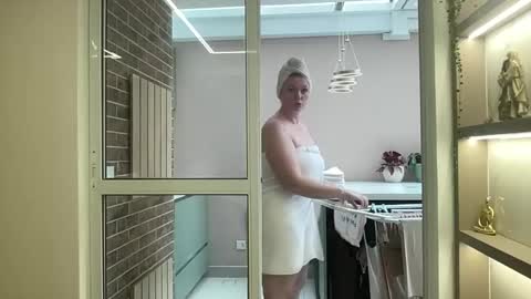 Snapshot of docehot1818 chatting on 10.28.25 Ctia But I prefer to be called DOCE online show from 10.28.25