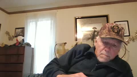 Snapshot of doingmyself69 chatting on 03.04.25 doingmyself69 online show from 03.04.25