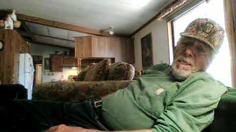 Snapshot of doingmyself69 chatting on 09.23.25 doingmyself69 online show from 09.23.25