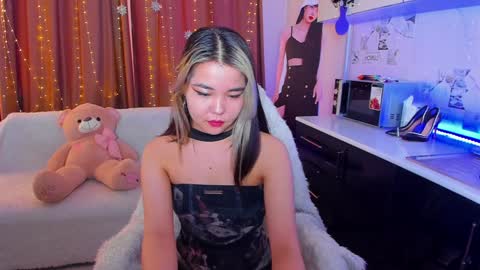 Snapshot of dollyiaa chatting on 01.24.25 Dollya online show from 01.24.25