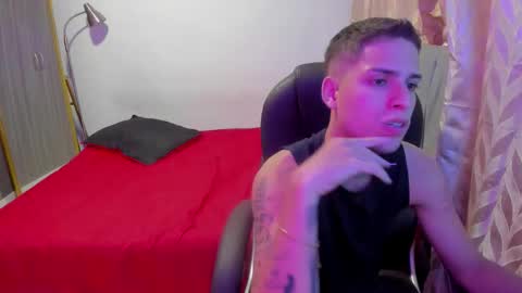 Snapshot of domi_master chatting on 10.17.25 MASTER online show from 10.17.25