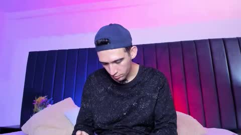 dominik_thompson777 online show from 10.12.25
