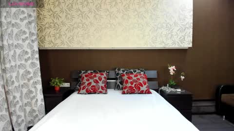 Snapshot of donnaaa_evans chatting on 01.06.25 Donna On GMT2 Mon-Fri 3-9 AM online show from 01.06.25