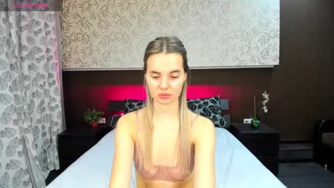 Snapshot of donnaaa_evans chatting on 01.21.25 Donna On GMT2 Mon-Fri 3-9 AM online show from 01.21.25