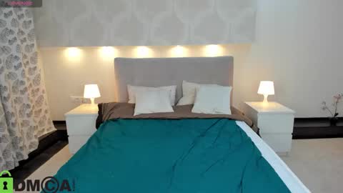 Snapshot of donnaaa_evans chatting on 09.15.25 Donna On GMT2 Mon-Fri 3-9 AM online show from 09.15.25