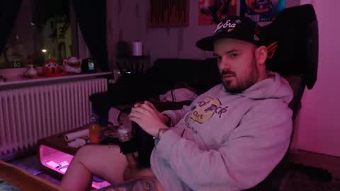 doomsy_minatozaki online show from 02.05.25