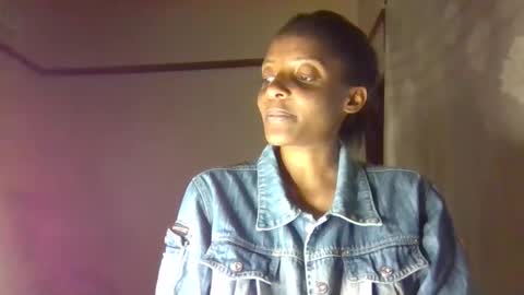 dora05191 online show from 10.20.25