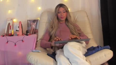 Snapshot of dorian_lev chatting on 12.13.24 Nicolle online show from 12.13.24