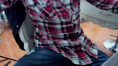 Snapshot of dorian_lev chatting on 02.26.25 Nicolle online show from 02.26.25