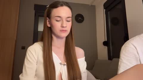 Snapshot of double_sun chatting on 09.10.25 Alice and Mark online show from 09.10.25