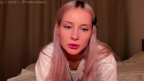 Snapshot of doublecuties chatting on 09.27.25 Lana  Eva  dont forget to give us a thumb up online show from 09.27.25