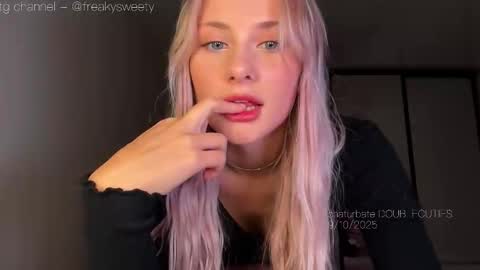 Snapshot of doublecuties chatting on 10.09.25 Lana  Eva  dont forget to give us a thumb up online show from 10.09.25