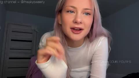 Snapshot of doublecuties chatting on 10.13.25 Lana  Eva  dont forget to give us a thumb up online show from 10.13.25