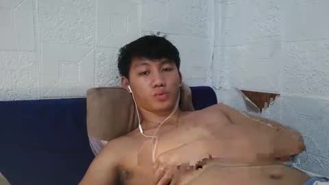 Snapshot of drain_me29 chatting on 10.14.25 drain_me29 online show from 10.14.25
