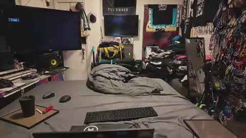 Snapshot of dreamer_xyz chatting on 01.01.25 Dream Maker online show from 01.01.25