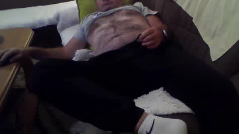 Snapshot of drkadzia chatting on 10.03.25 johnny online show from 10.03.25