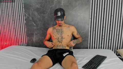 Snapshot of duriel_ chatting on 12.12.24 Duriel online show from 12.12.24