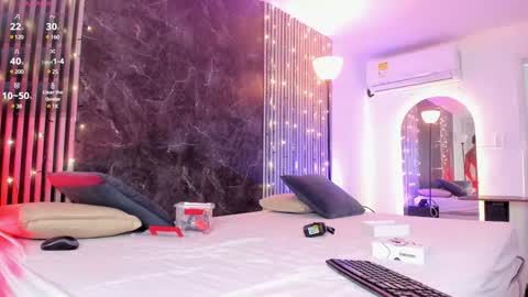 Snapshot of duriel_ chatting on 12.22.24 Duriel online show from 12.22.24