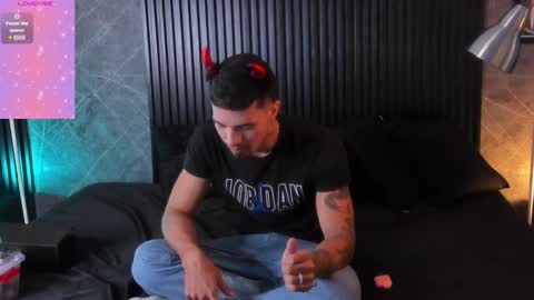 Snapshot of duriel_ chatting on 01.06.25 Duriel online show from 01.06.25