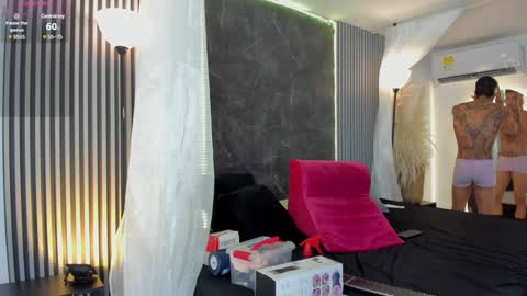 Snapshot of duriel_ chatting on 02.06.25 Duriel online show from 02.06.25