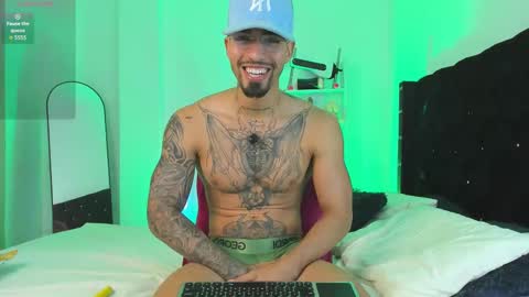 Snapshot of duriel_ chatting on 09.10.25 Duriel online show from 09.10.25