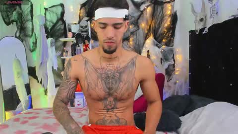 Snapshot of duriel_ chatting on 10.13.25 Duriel online show from 10.13.25