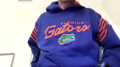 Snapshot of dustinthesweettalker chatting on 12.17.24 Dustinthesweettalker online show from 12.17.24