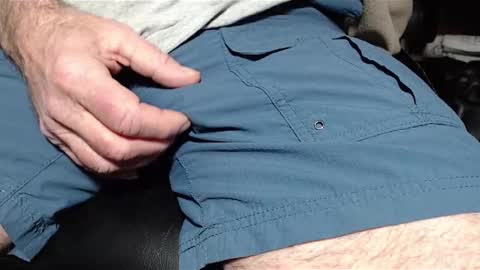 Snapshot of dvd4554 chatting on 03.04.25 gooodcam online show from 03.04.25