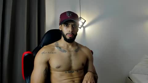 Snapshot of dwaynehoff chatting on 03.06.25 DWAYNIE online show from 03.06.25