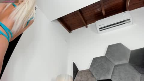 Snapshot of dylan_turner_ chatting on 09.29.25 dylan_turner_ online show from 09.29.25