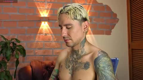 Snapshot of dylanstonne1 chatting on 10.18.25 D Y L A N online show from 10.18.25
