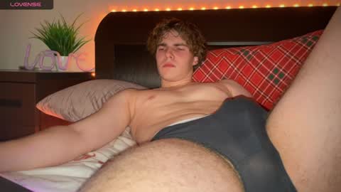 Snapshot of dymonted chatting on 01.12.25 dymonted online show from 01.12.25