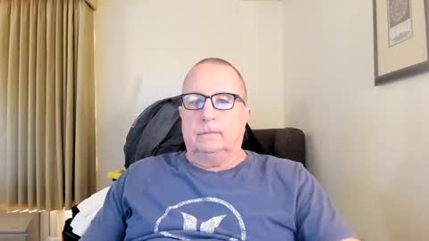 Snapshot of e_rectiom chatting on 01.17.25 Mr Wonderful online show from 01.17.25