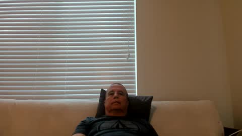 Snapshot of e_rectiom chatting on 02.21.25 Mr Wonderful online show from 02.21.25