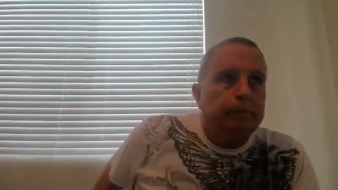 Snapshot of e_rectiom chatting on 11.08.25 Mr Wonderful online show from 11.08.25