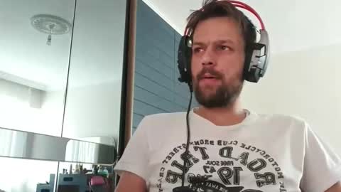 Snapshot of eaglecrm chatting on 09.21.25 eaglecrm online show from 09.21.25