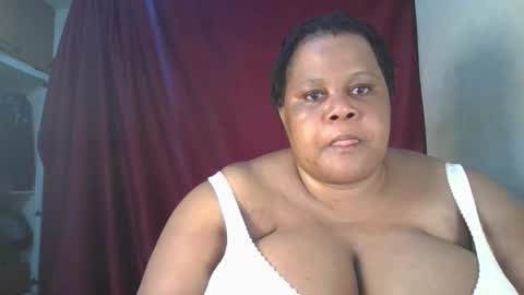 ebony_magixs online show from 10.19.25