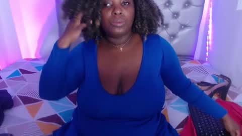 Snapshot of ebony_neighbormoans chatting on 09.30.25 LINA online show from 09.30.25