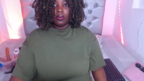 Snapshot of ebony_neighbormoans chatting on 10.17.25 LINA online show from 10.17.25