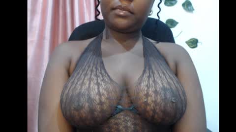 Snapshot of ebony_sexy_queen chatting on 09.30.25 Racheal online show from 09.30.25
